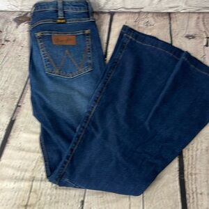 Wrangler retro bell bottom jeans size 30